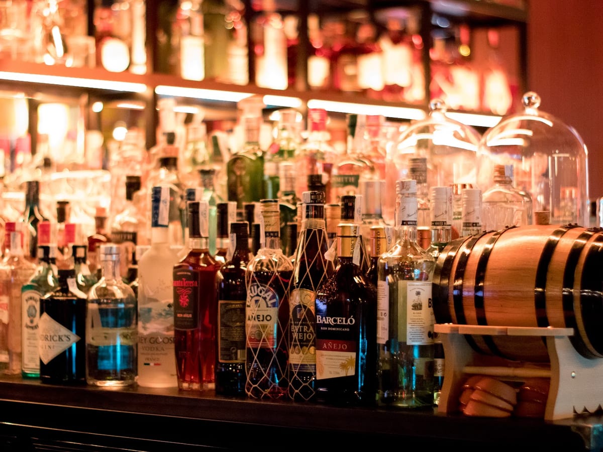 Chester & Punk · Cocktail Bar Málaga — entretenimiento en Málaga