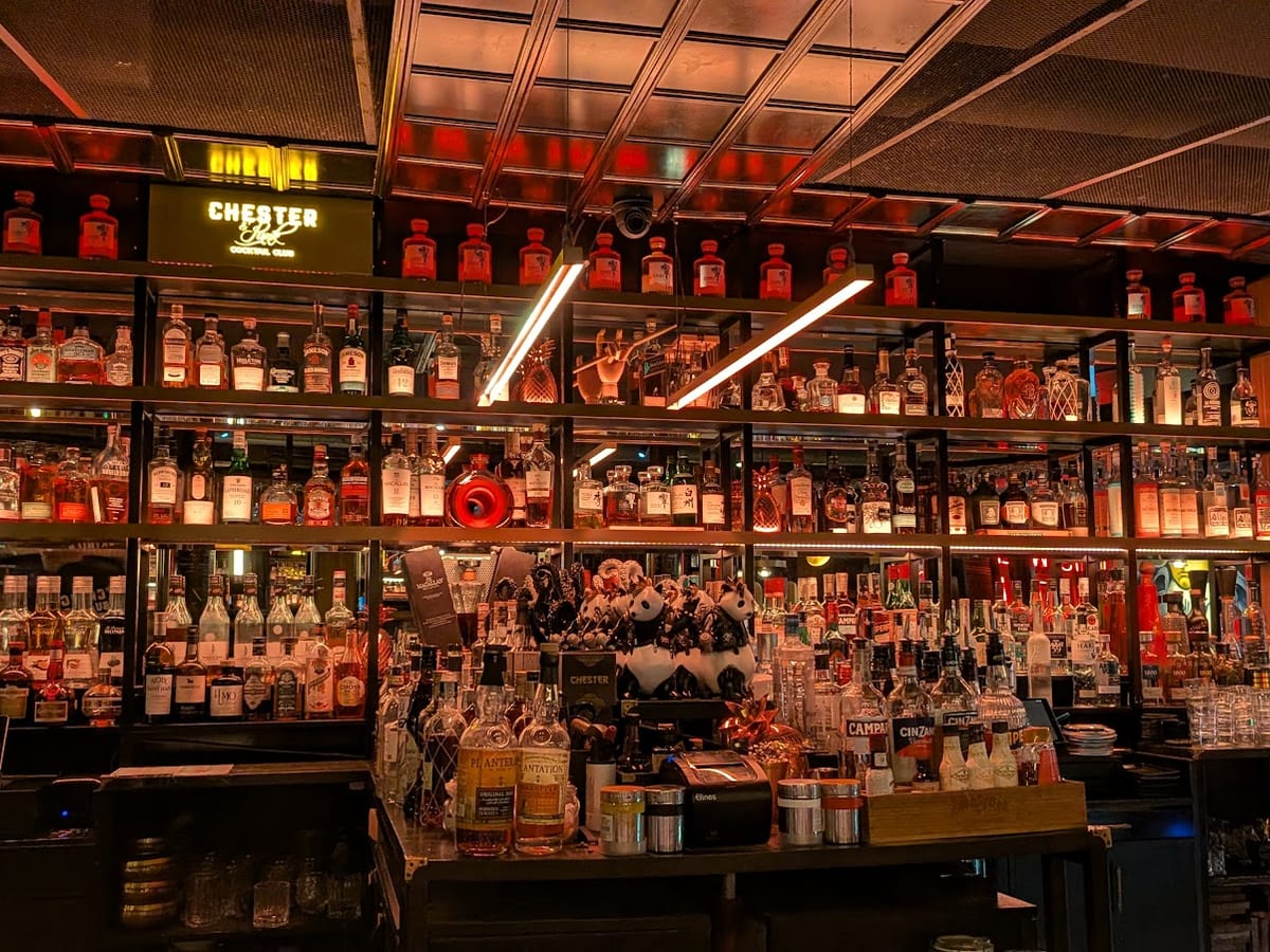 Chester & Punk · Cocktail Bar Málaga — foto 3