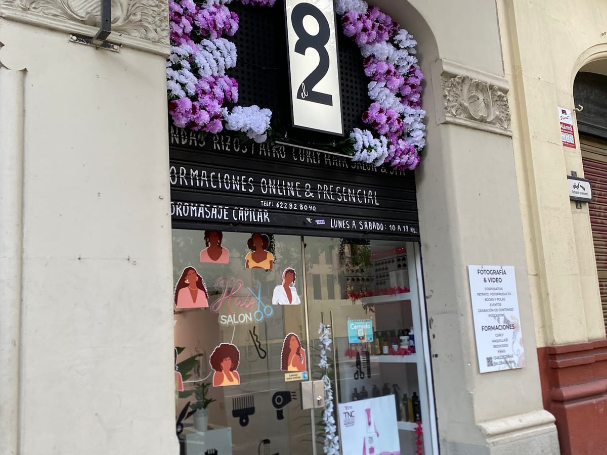 El 28 Curly Peluquería Barcelona — foto 2