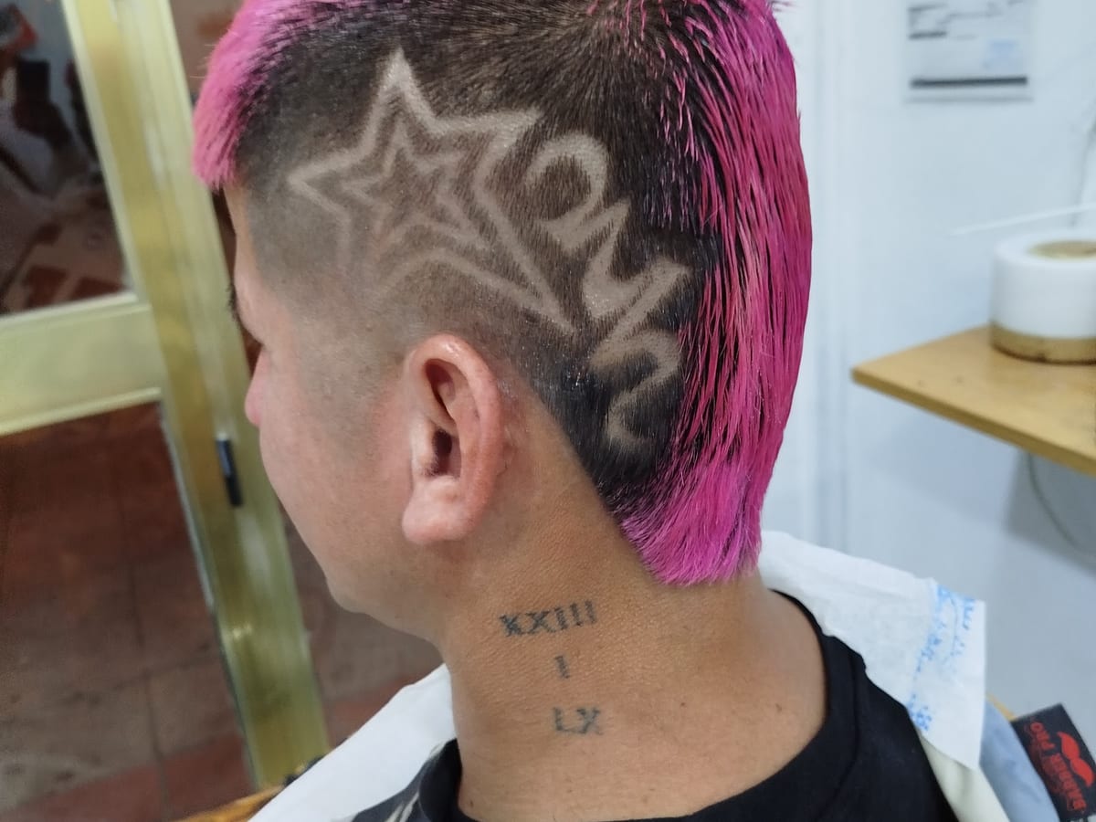 El Colombiano Barbería — peluquería latina en Sevilla