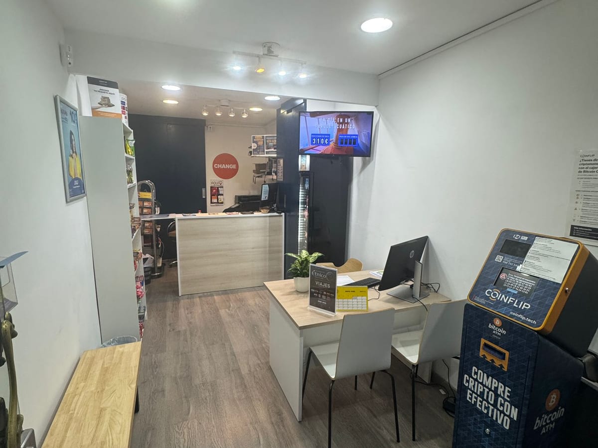 IBEROENVIOS, WesternUnion, Ria money transfer, Monty, Digi Distribuidor Oficial, Amazon Counter, Money Exchange, Europhil, Barcelona — foto 3