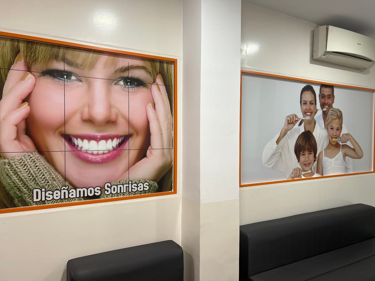 OdontoSonrisa | Dentista Barcelona | Clínica dental latina — salud & medicina en Barcelona