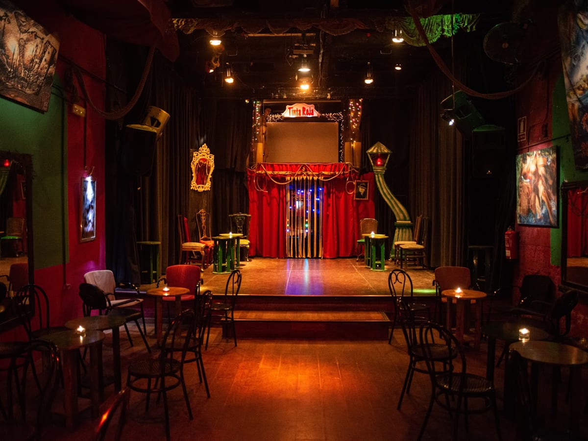 Tinta Roja Bar – Teatro — local de ocio latino en Barcelona